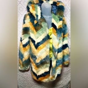 Forever 21 Chevron-Style Satin-lined Faux Fur Coat w/ Hood SMALL